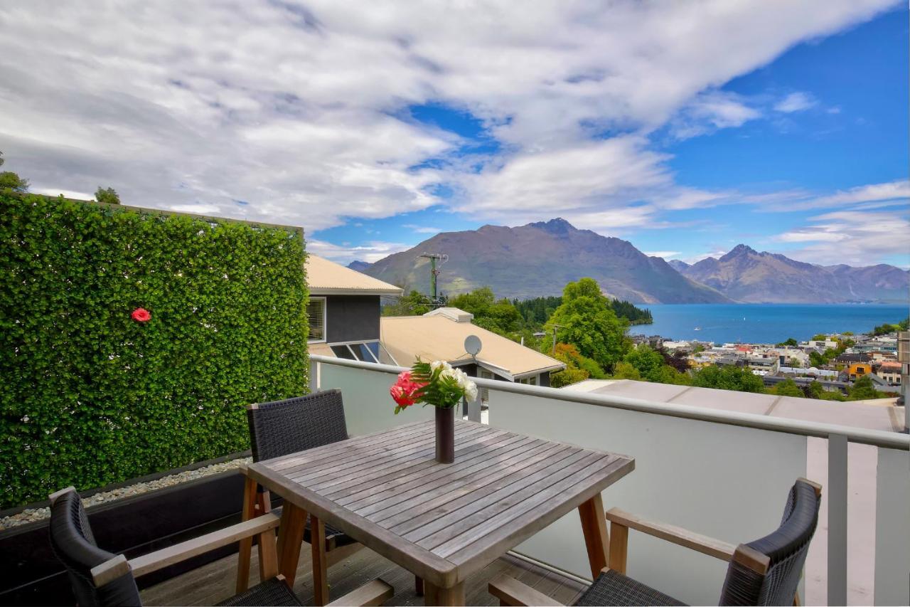 Queenstown House Bed & Breakfast And Apartments Exterior photo